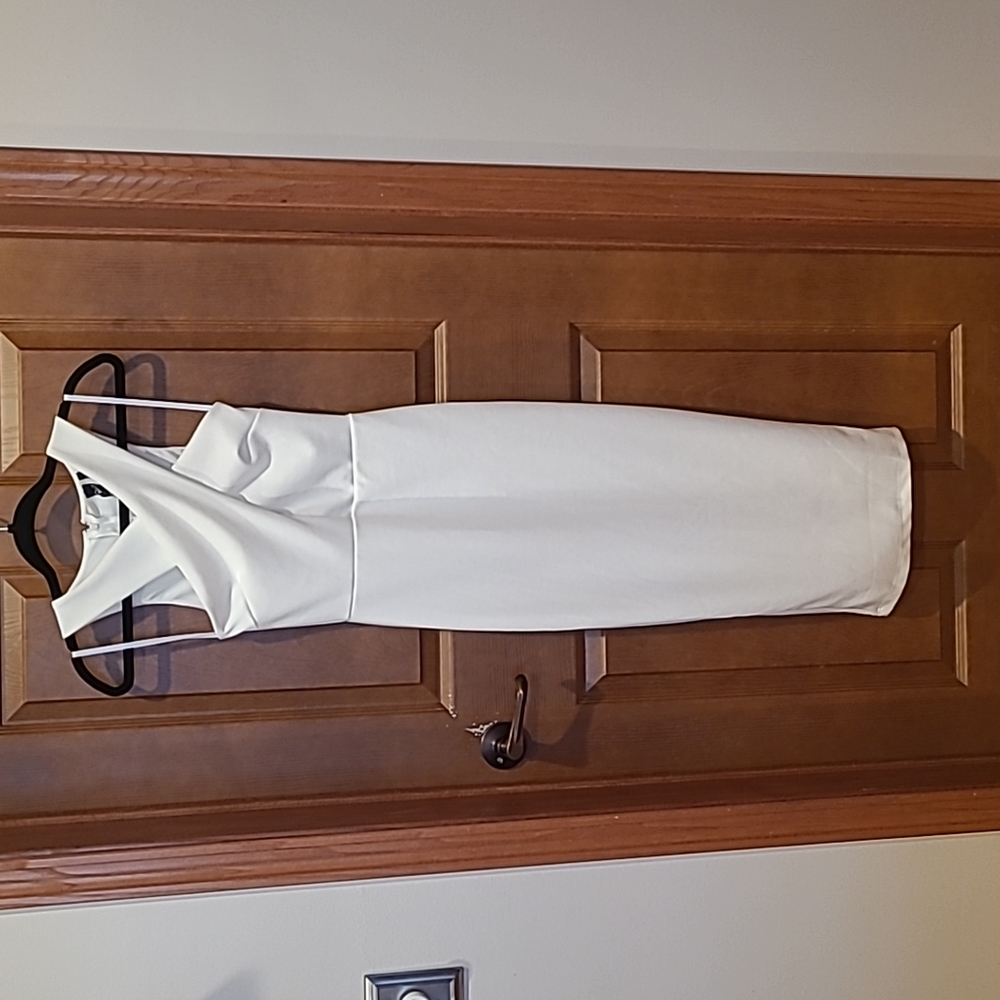 White cross top dress - Picture 5 of 7